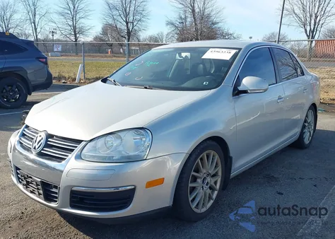 2010 Volkswagen Jetta Limited Edition/Se/Sel from USA, damaged, VIN 3VWRZ7AJ9AM064272